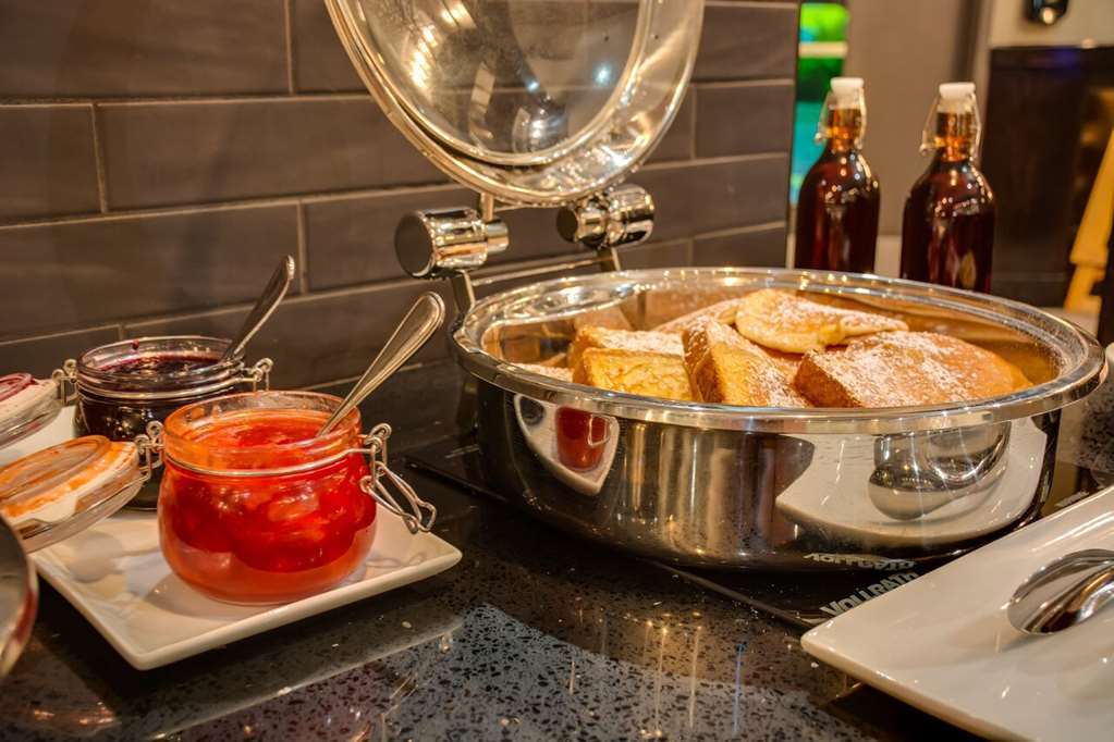 Peavine Inn & Suites High Prairie Restoran gambar